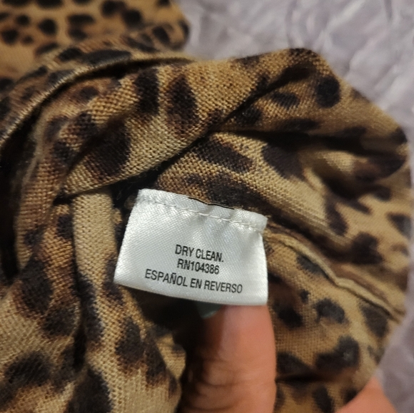 Cheetah Print Long Sleeved Sweater - Picture 3 of 3